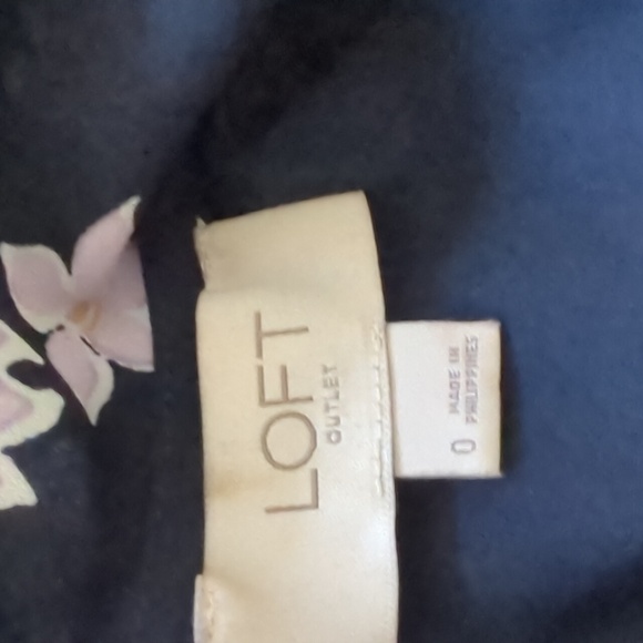 LOFT  FLOWY DRESS w FRONT CUTOUT - Picture 5 of 5